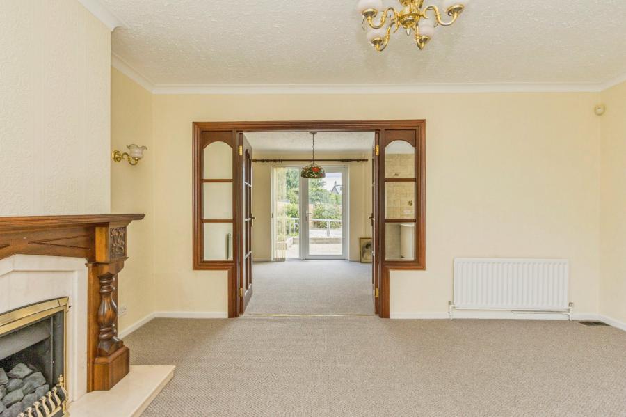 10 Adlon Gardens