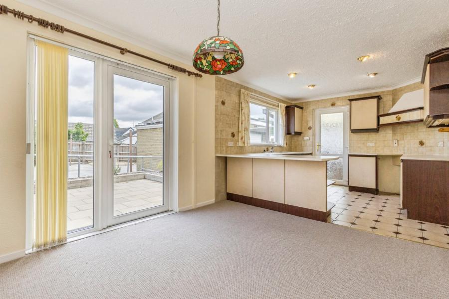 10 Adlon Gardens