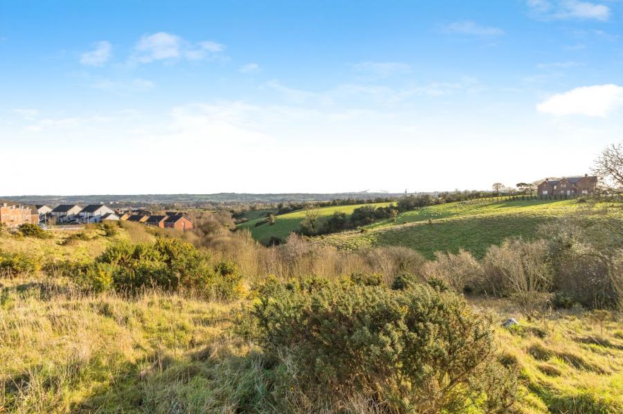 23 Lagmore View Road