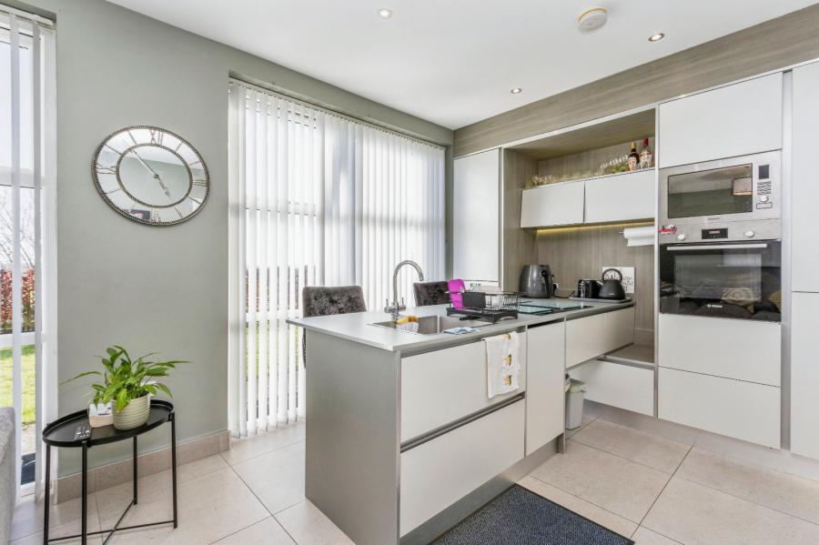 23 Lagmore View Road