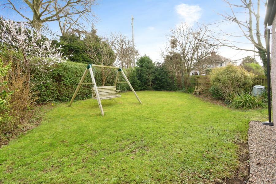 2 Burnbrae Avenue