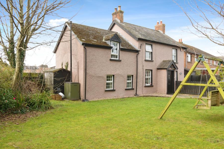 2 Burnbrae Avenue