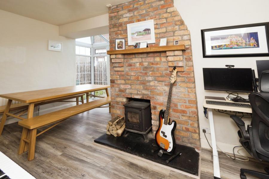 2 Burnbrae Avenue