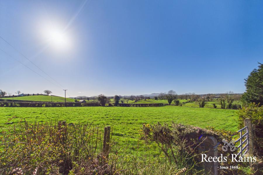 76A, Magheraknock Road