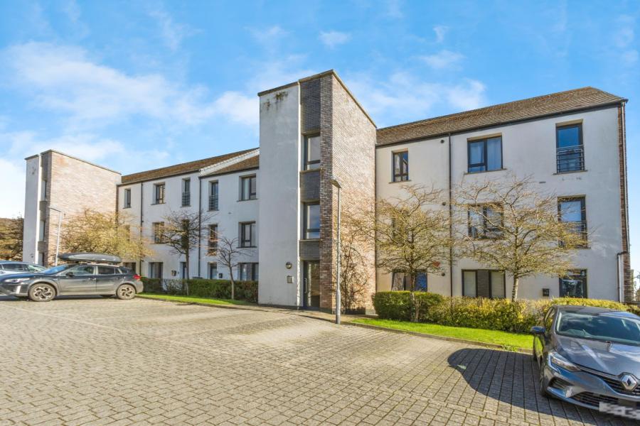 41 Woodbrook Green