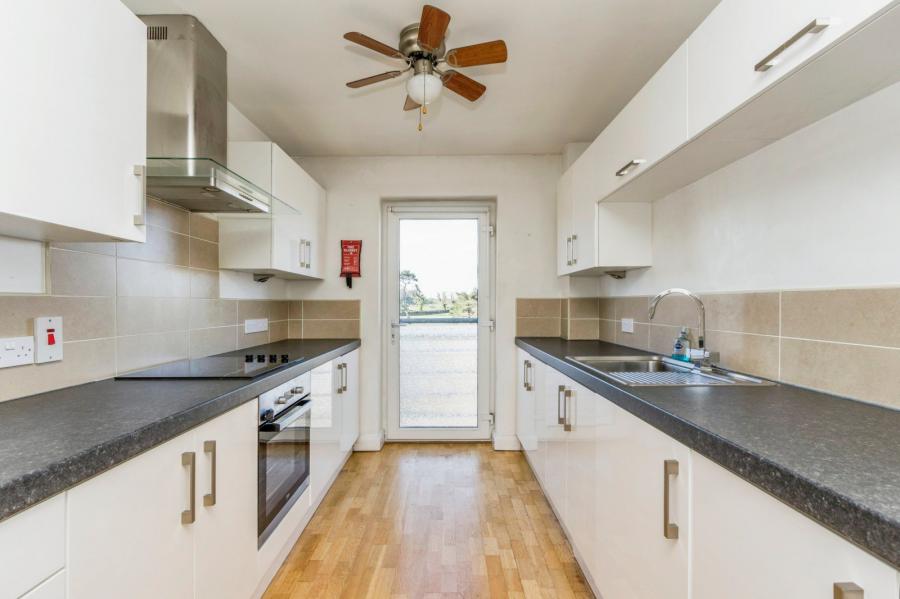 41 Woodbrook Green
