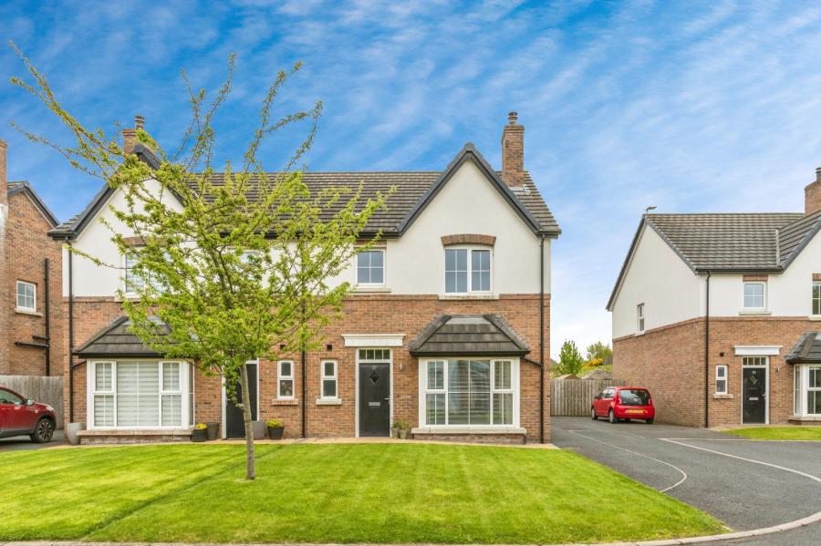 37 Blaris Meadows