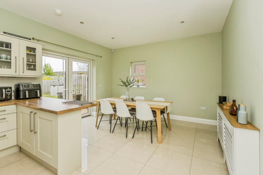 37 Blaris Meadows
