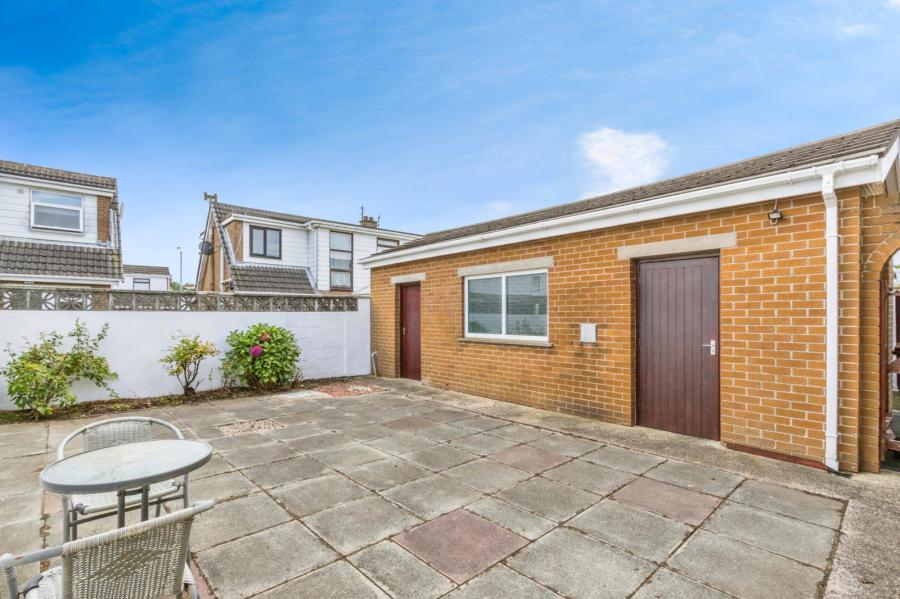 11 Cairnmore Park