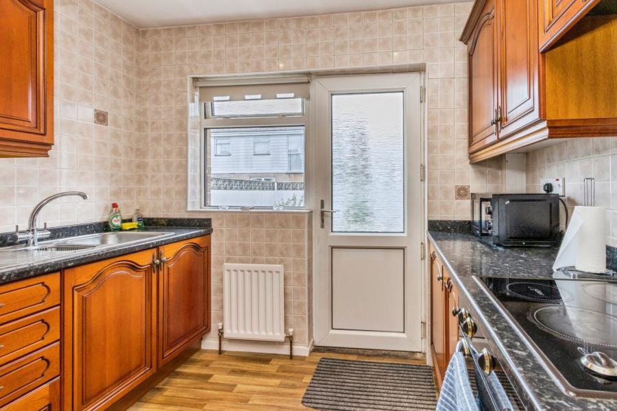 11 Cairnmore Park