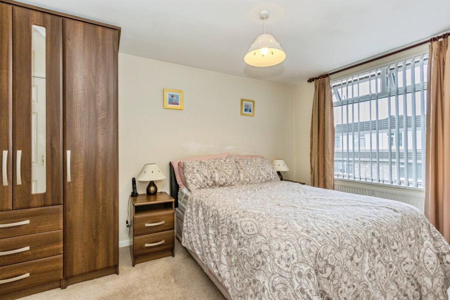 11 Cairnmore Park