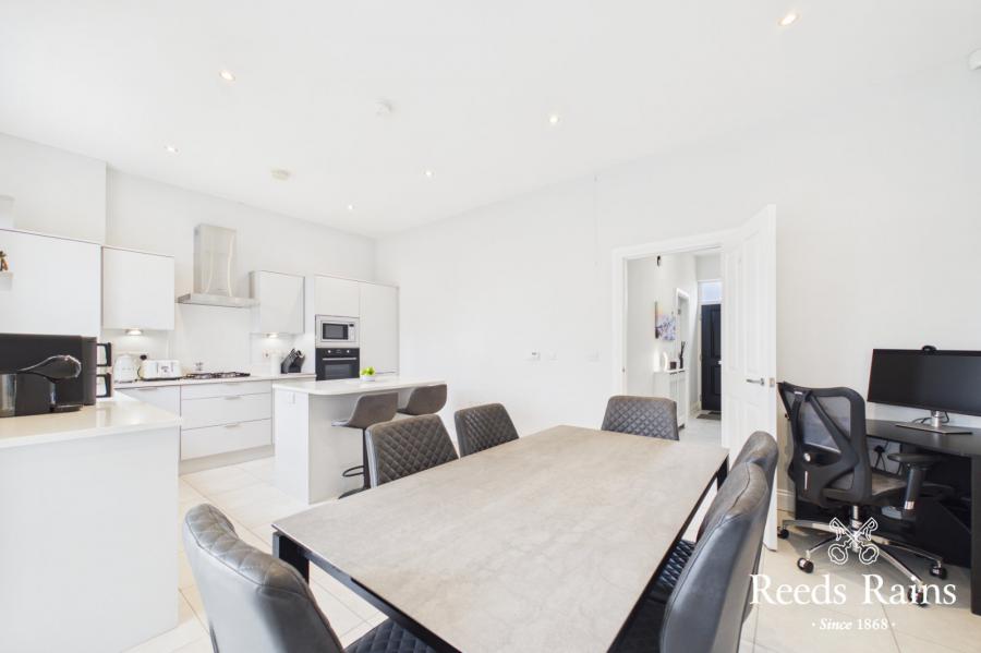 30 Wyncroft Crescent