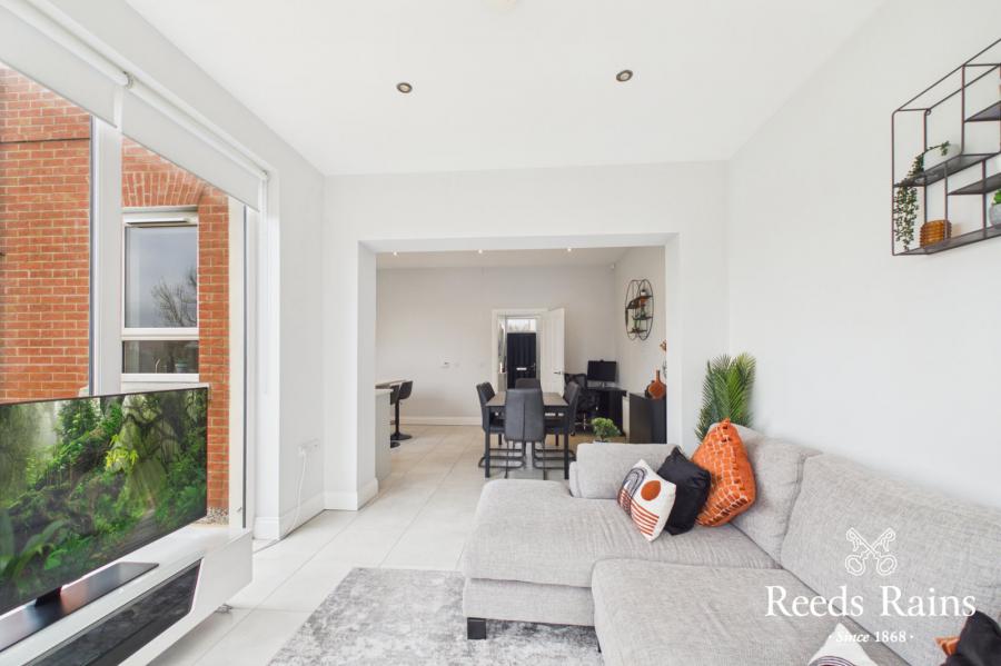 30 Wyncroft Crescent