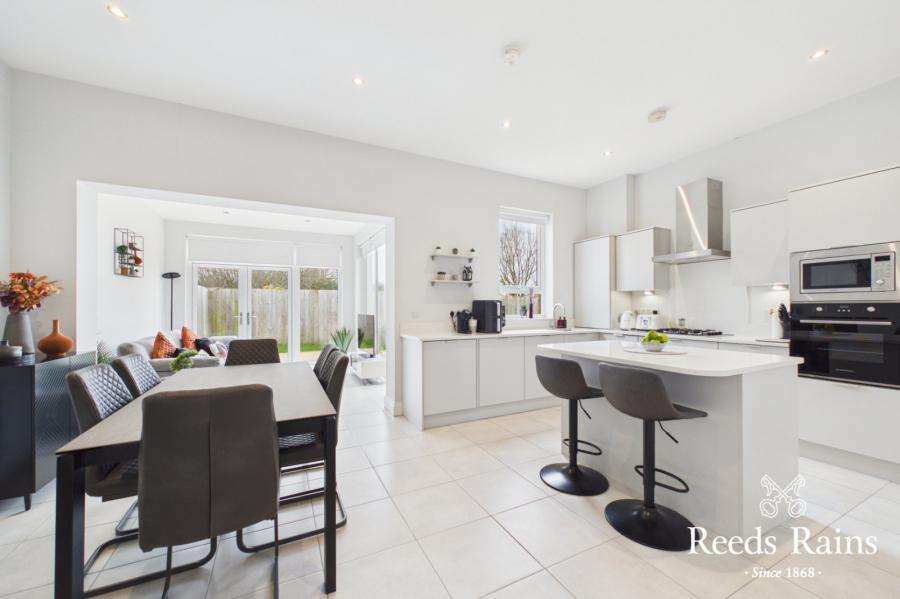 30 Wyncroft Crescent