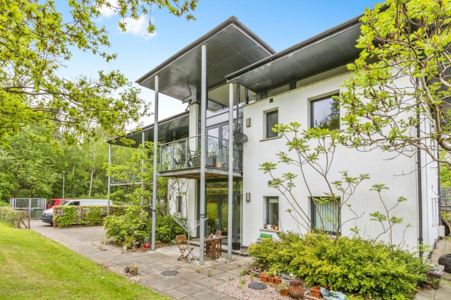 7 Woodbrook Green