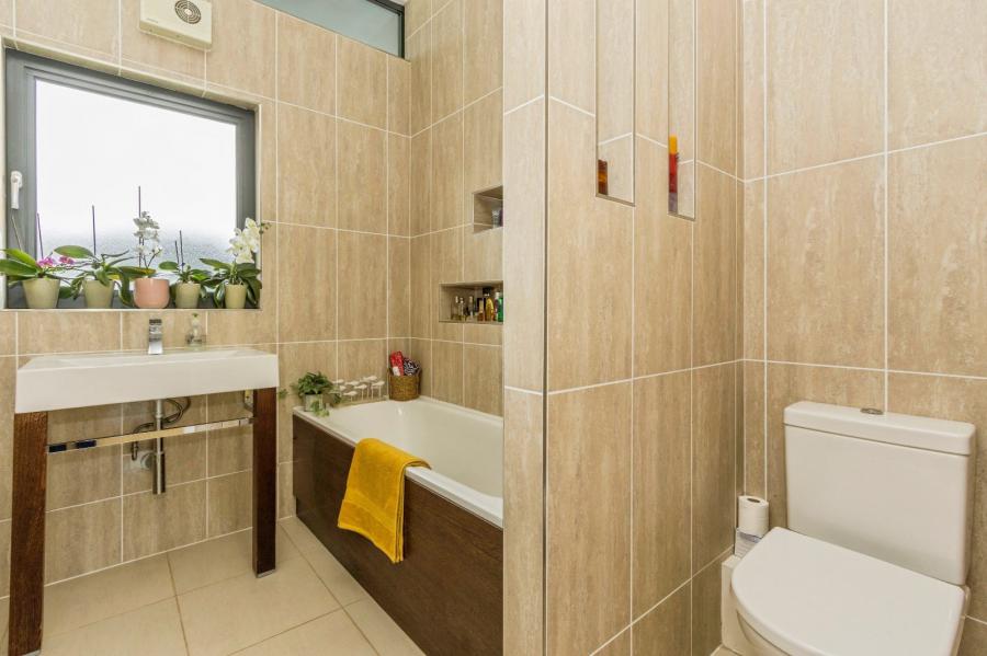 7 Woodbrook Green