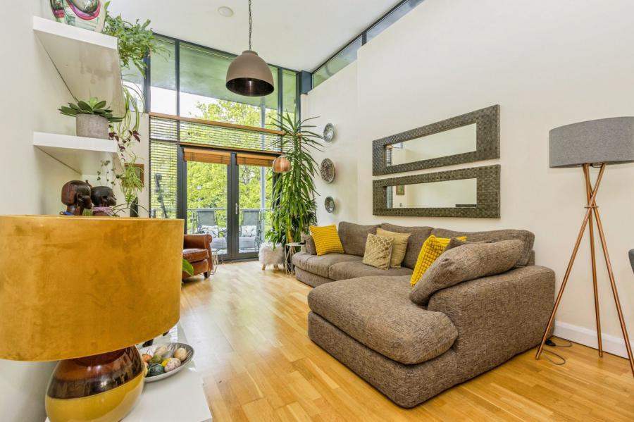 7 Woodbrook Green