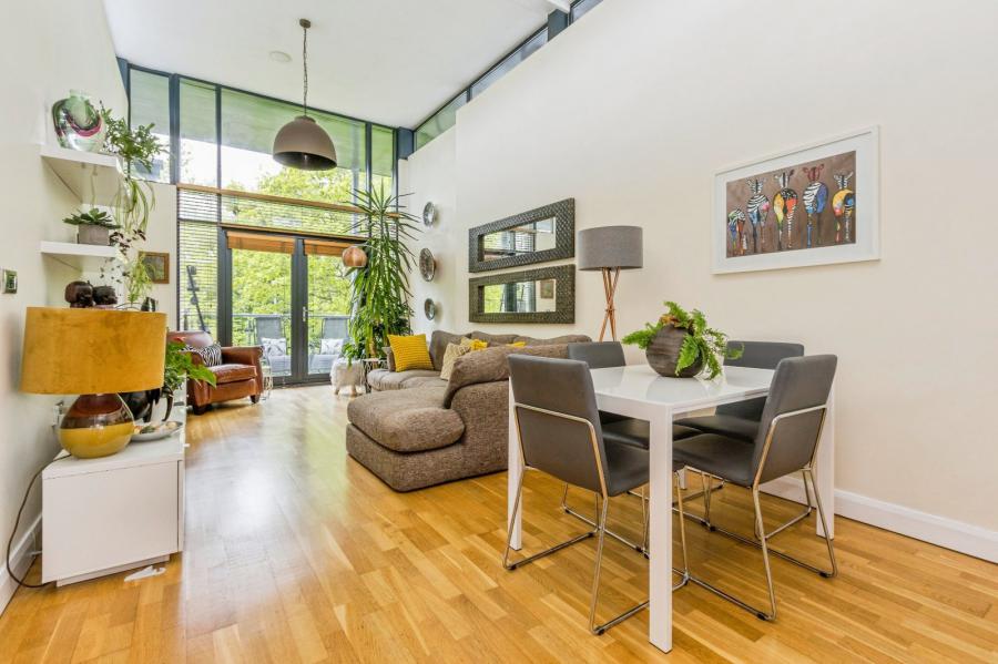 7 Woodbrook Green