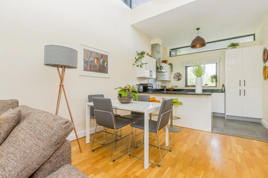 7 Woodbrook Green