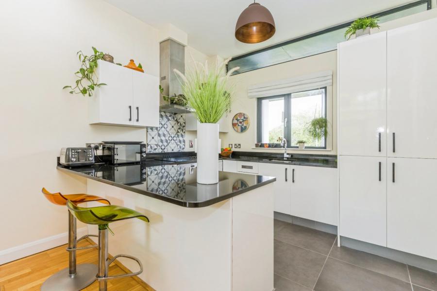 7 Woodbrook Green