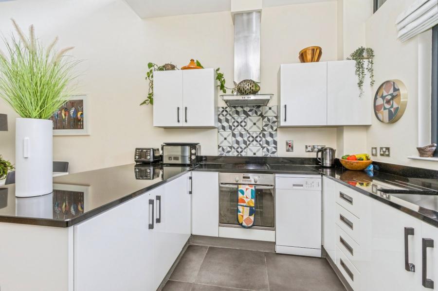 7 Woodbrook Green