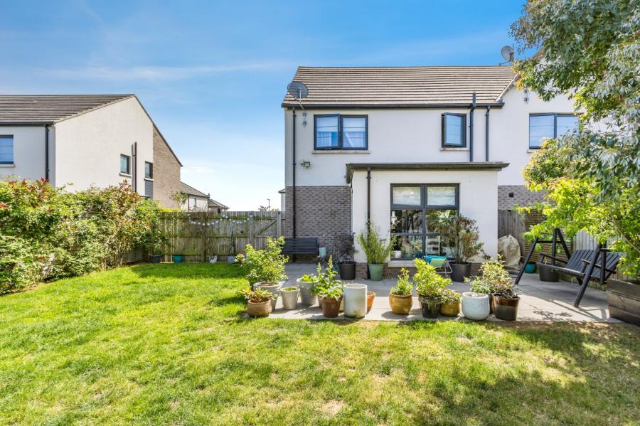 9 Fairfields Glen