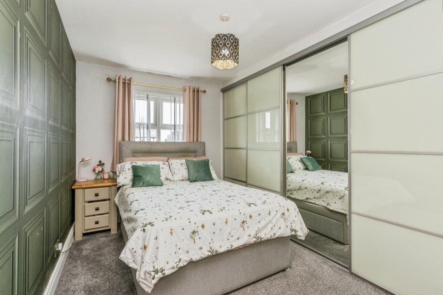 11 Gravelhill Road