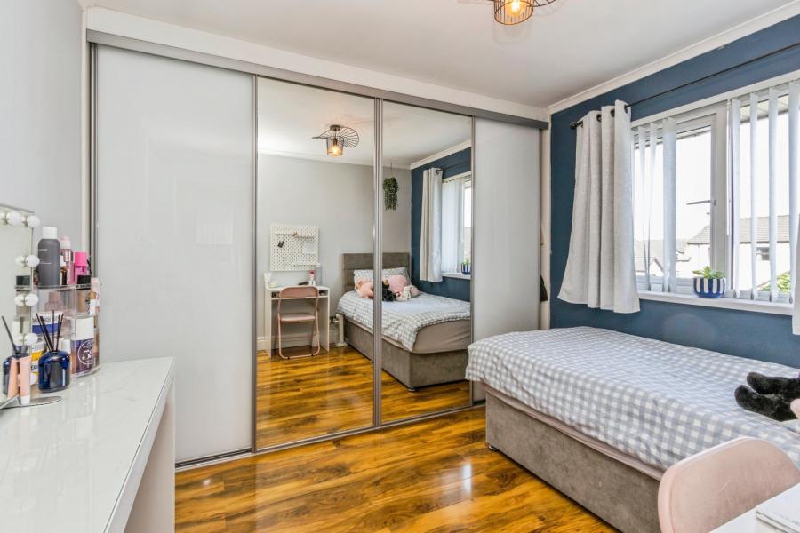 11 Gravelhill Road