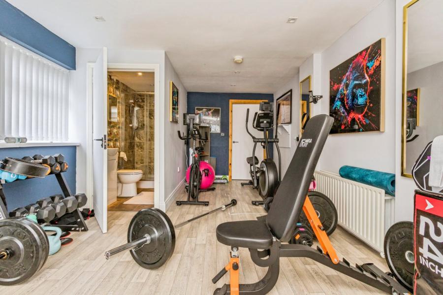11 Gravelhill Road