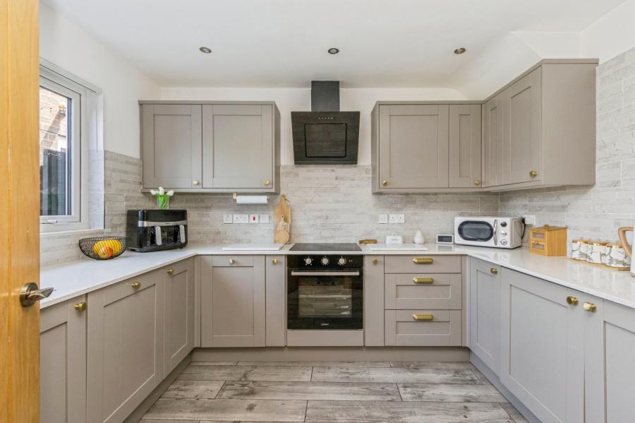 11 Gravelhill Road