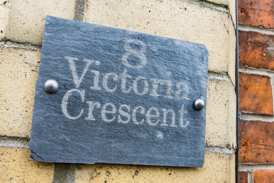 8 Victoria Crescent