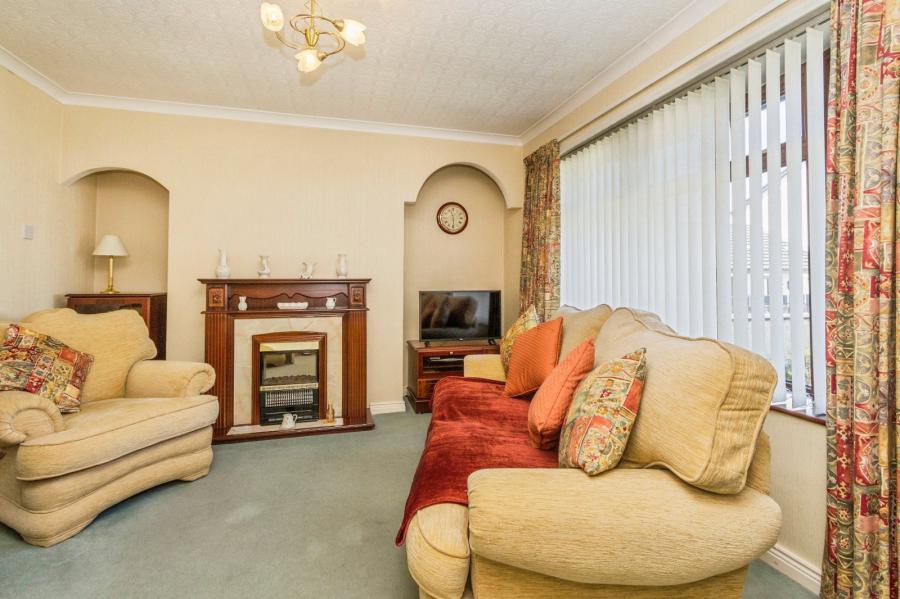 14 Knockburn Court