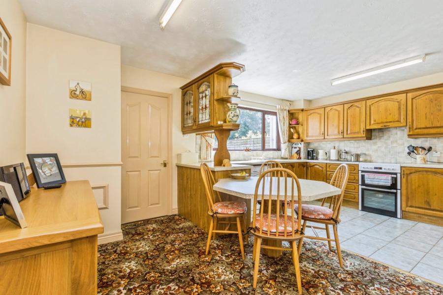 14 Knockburn Court
