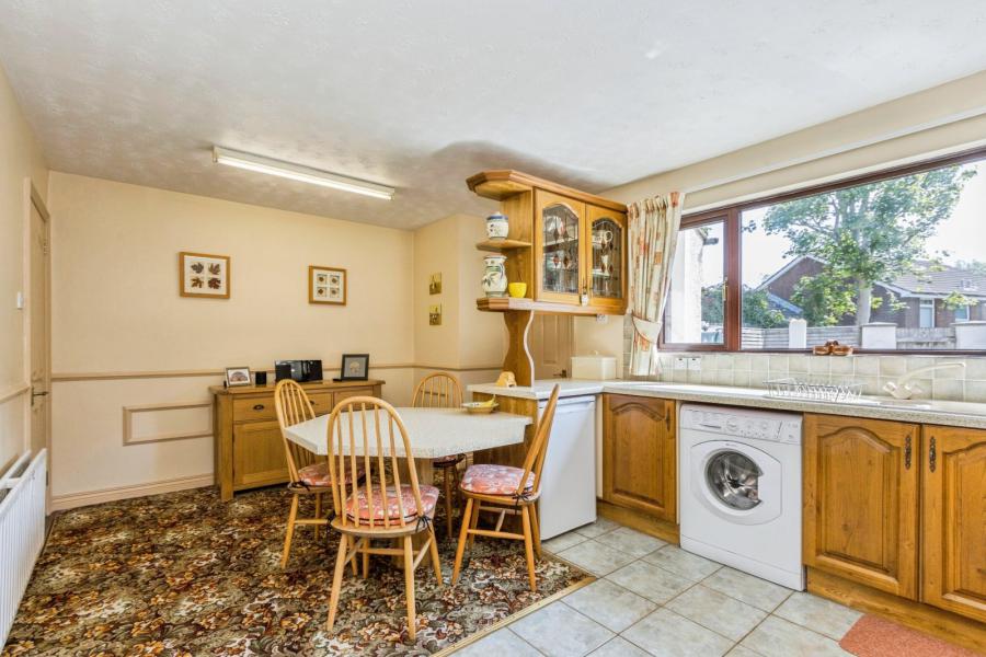 14 Knockburn Court