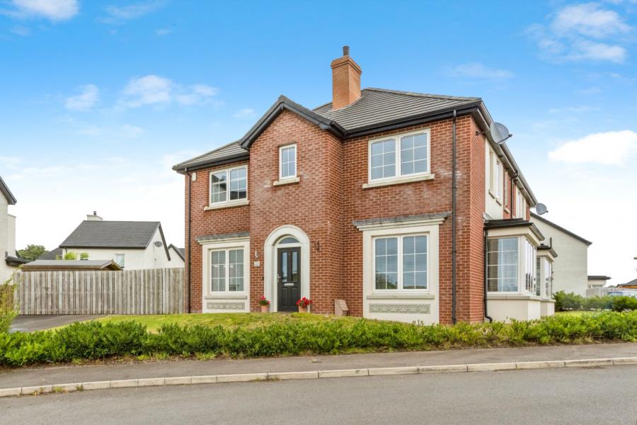 20 Fairfields Manor
