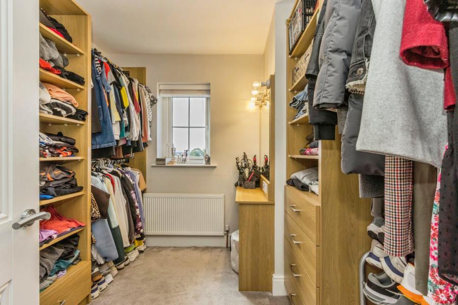 20 Fairfields Manor