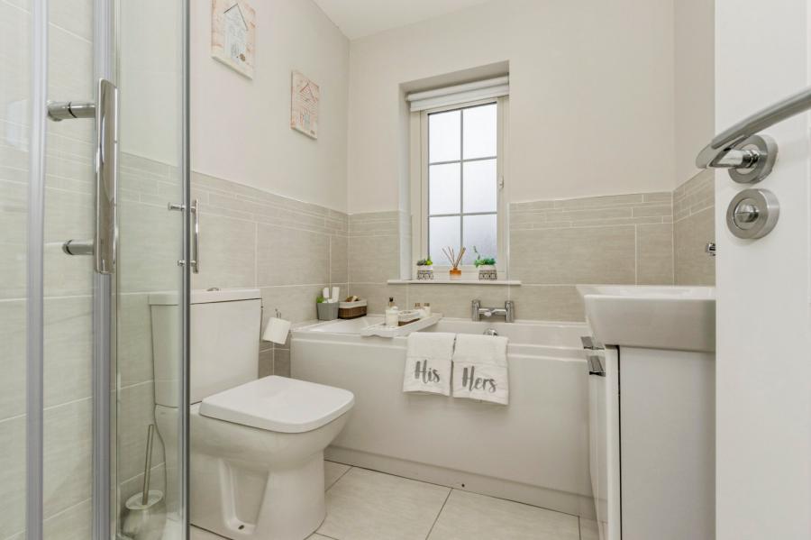 20 Fairfields Manor