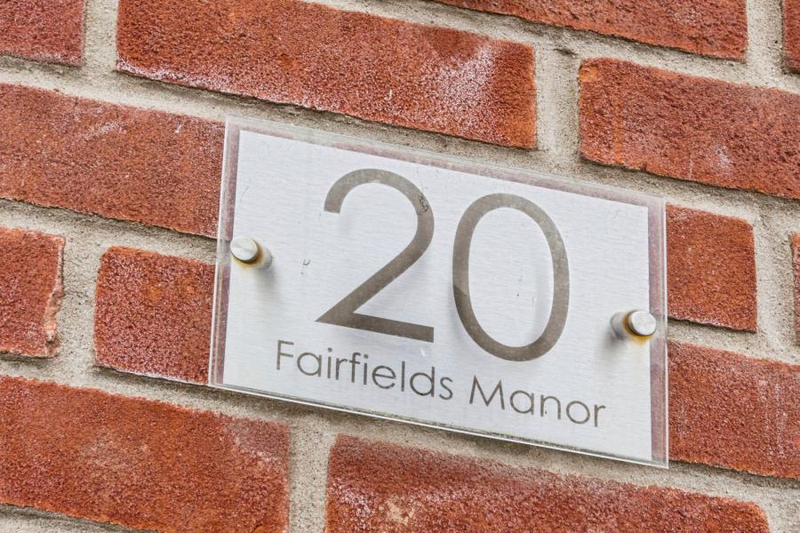 20 Fairfields Manor