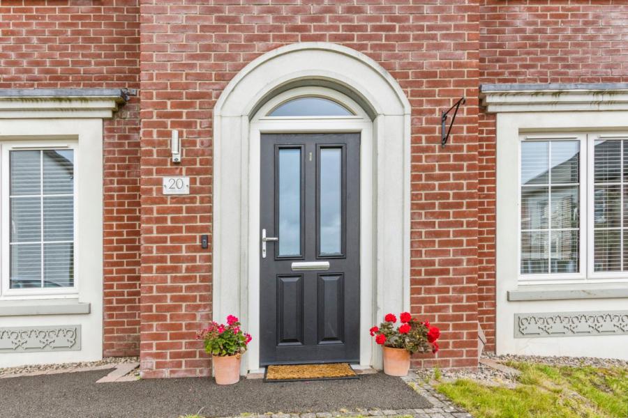 20 Fairfields Manor