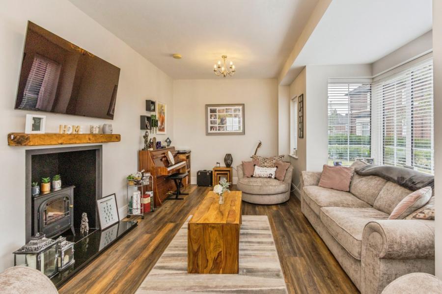 20 Fairfields Manor