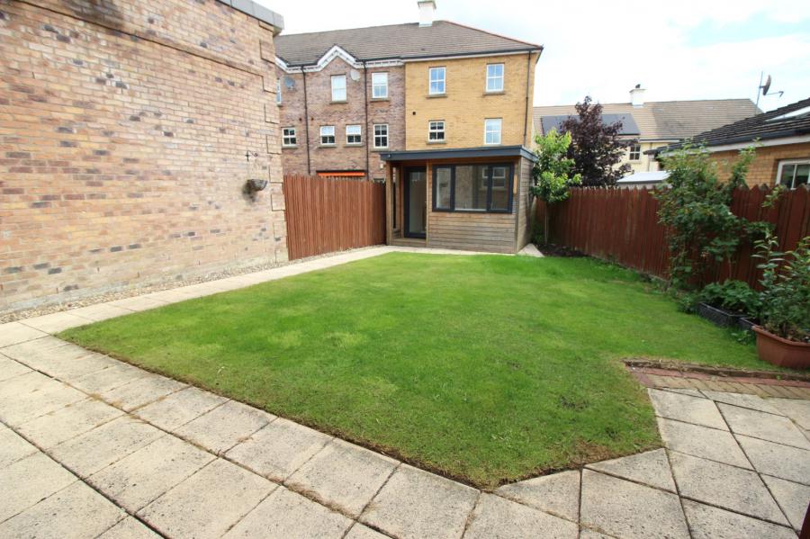 18 Ballantine Gardens