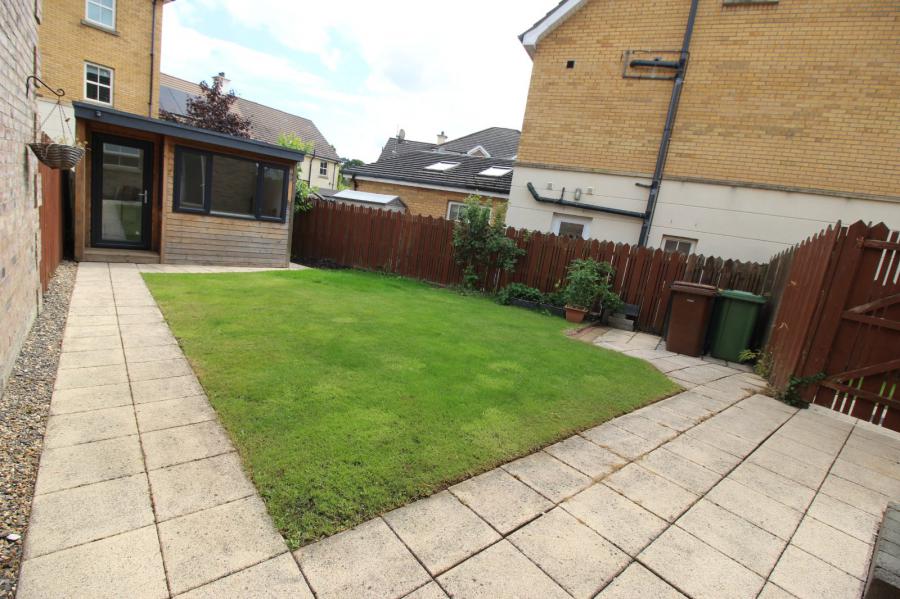18 Ballantine Gardens
