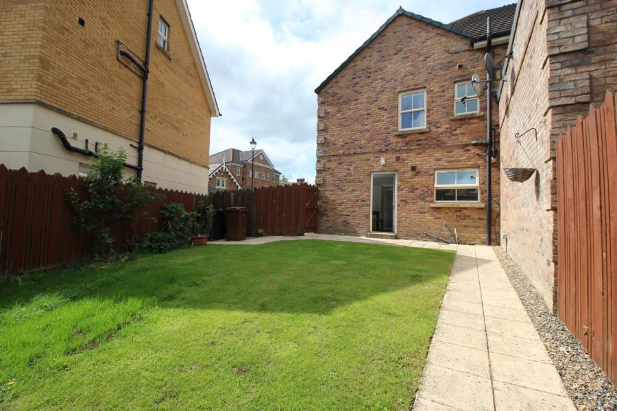 18 Ballantine Gardens