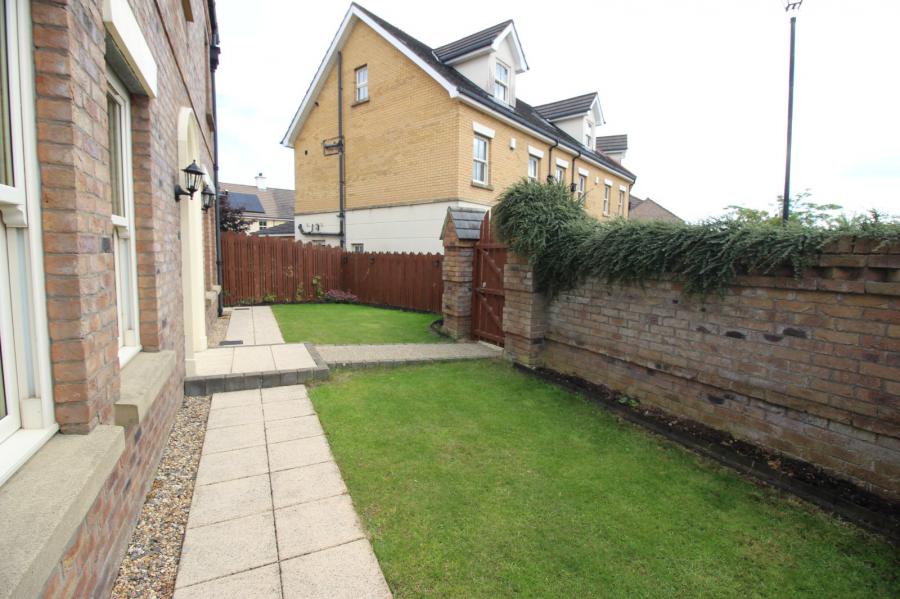 18 Ballantine Gardens