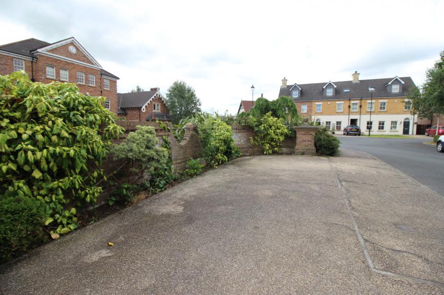 18 Ballantine Gardens