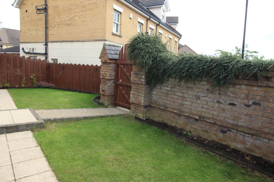 18 Ballantine Gardens
