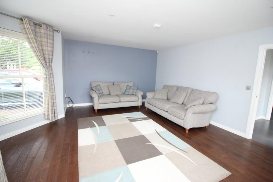 18 Ballantine Gardens