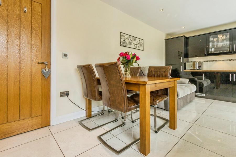 2 Causeway Lodge