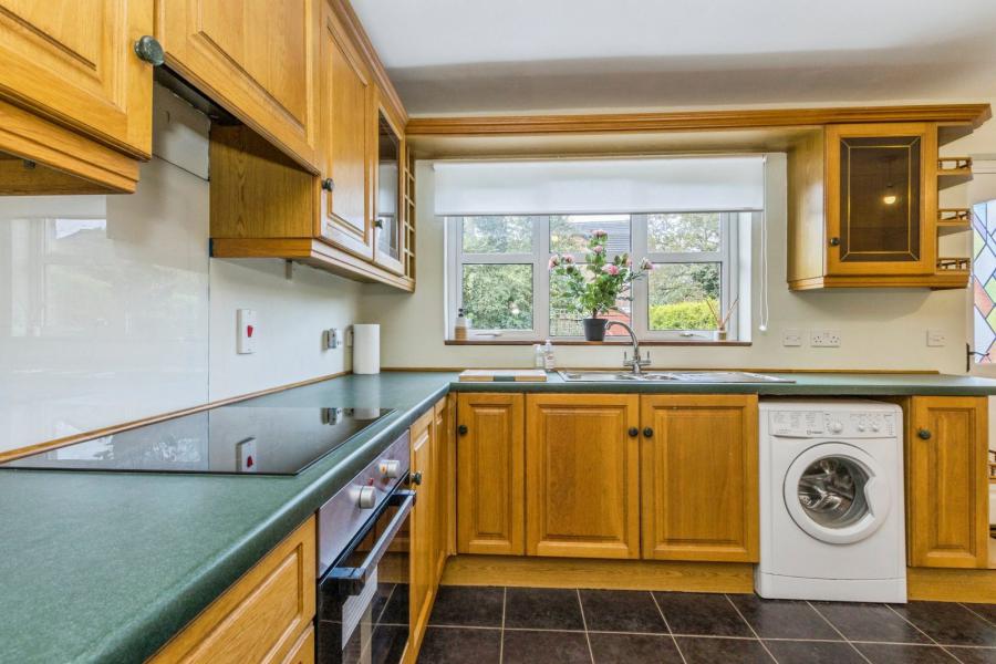 85 Whitethorn Brae