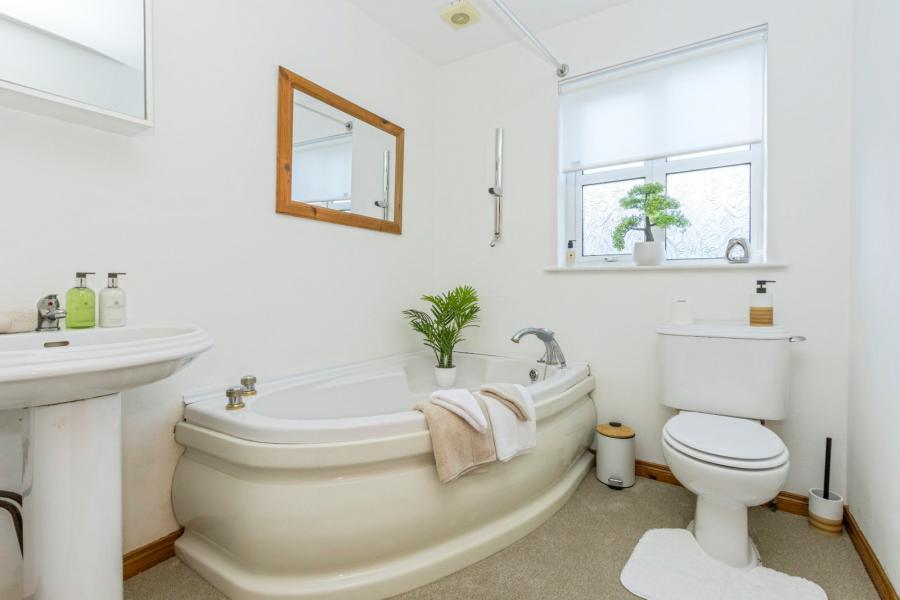 85 Whitethorn Brae